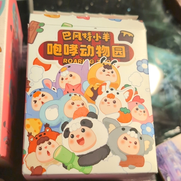 (1) Blind box FREE with Purchase of (2) or more figures/items from my closet ❤️❤ - Picture 3 of 8